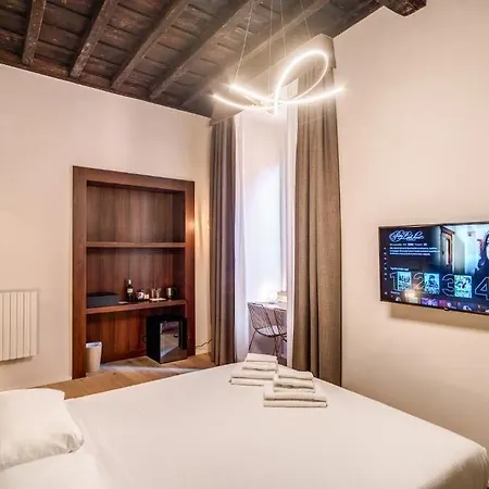 Magenta Collection Capranica * Roma